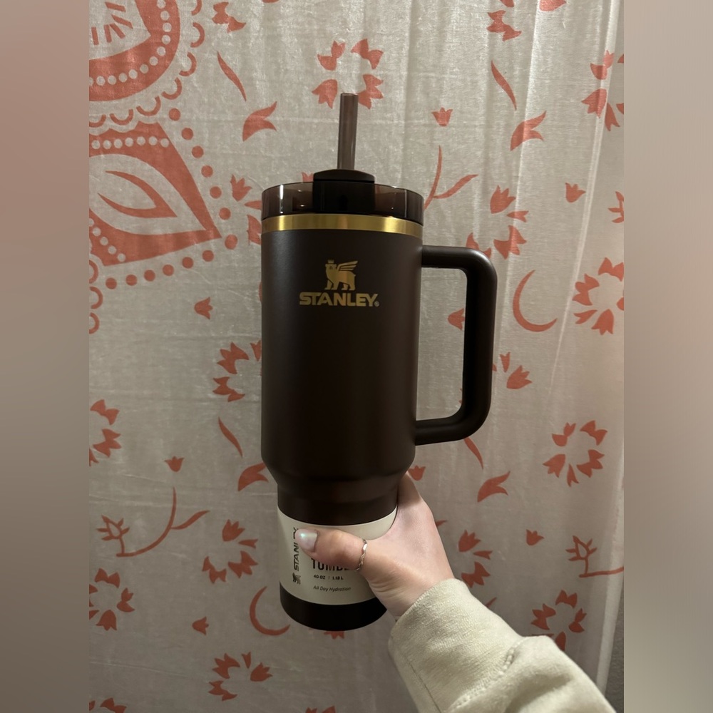 BRAND NEW WITH TAG/BOX! STANLEY Limited Edition Chocolate/gold 40 Oz Quencher